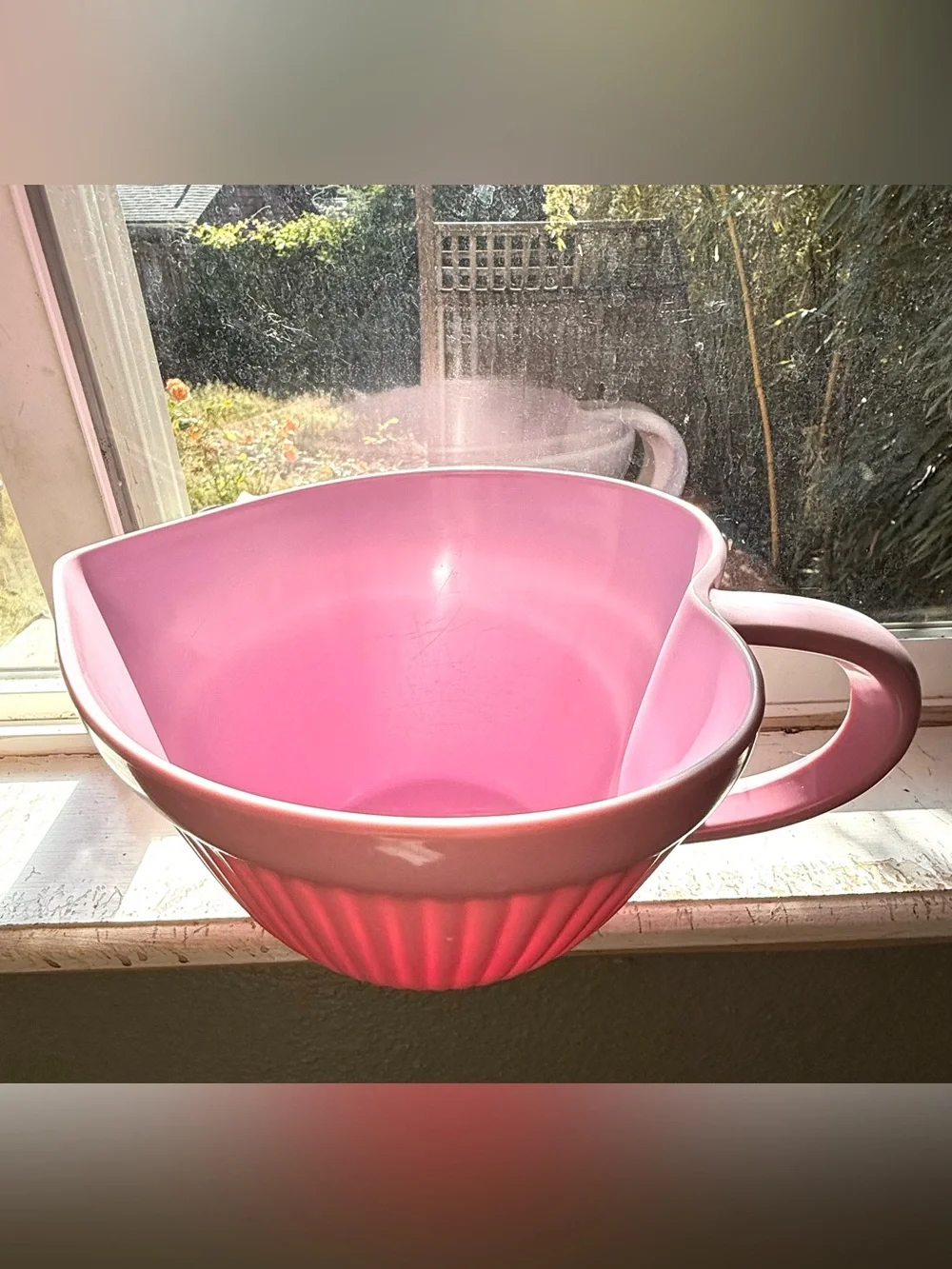 Gradient pink heart-shaped  batter bowl , ribbed heart shape 💗